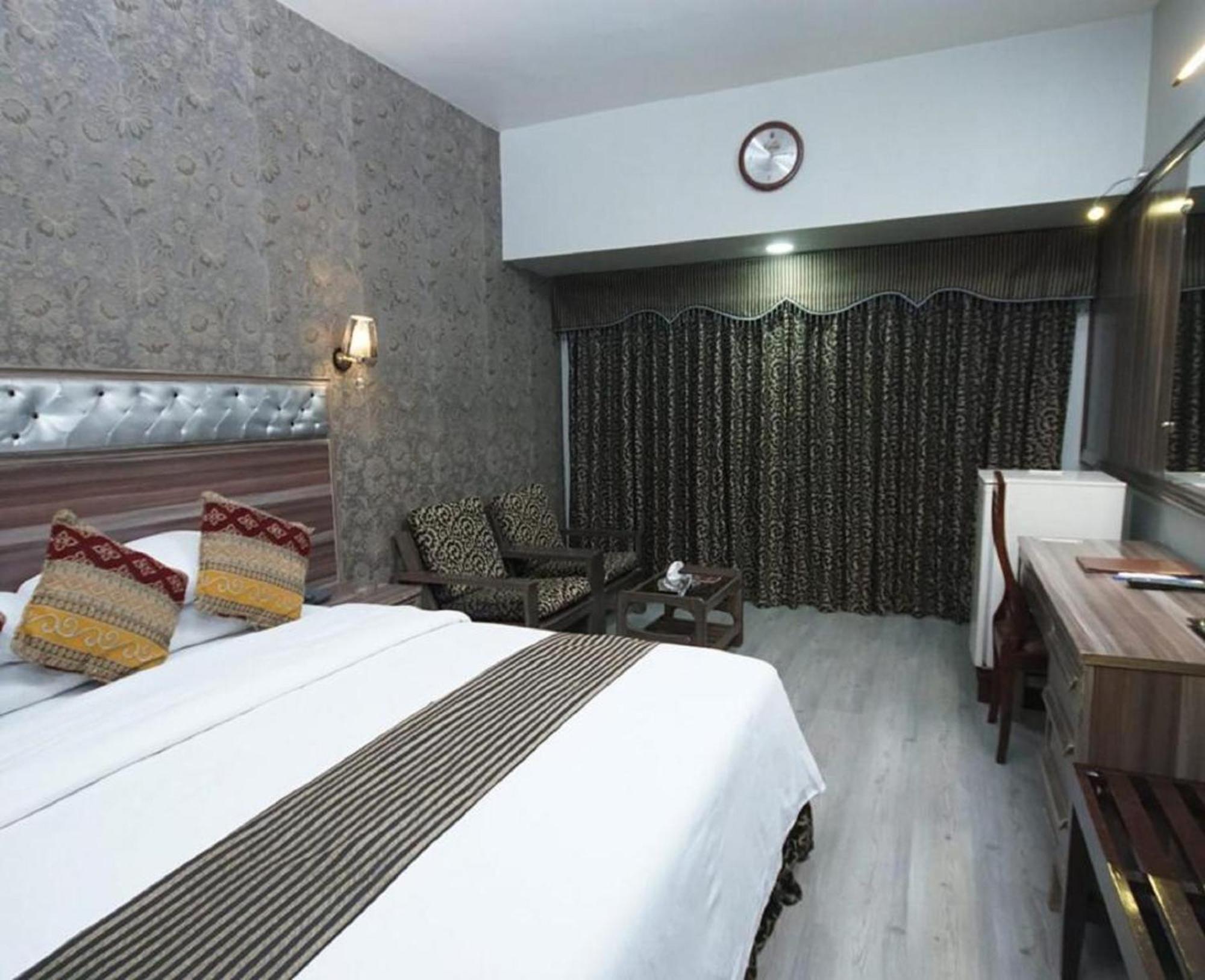 Faran Hotel Карачи Екстериор снимка