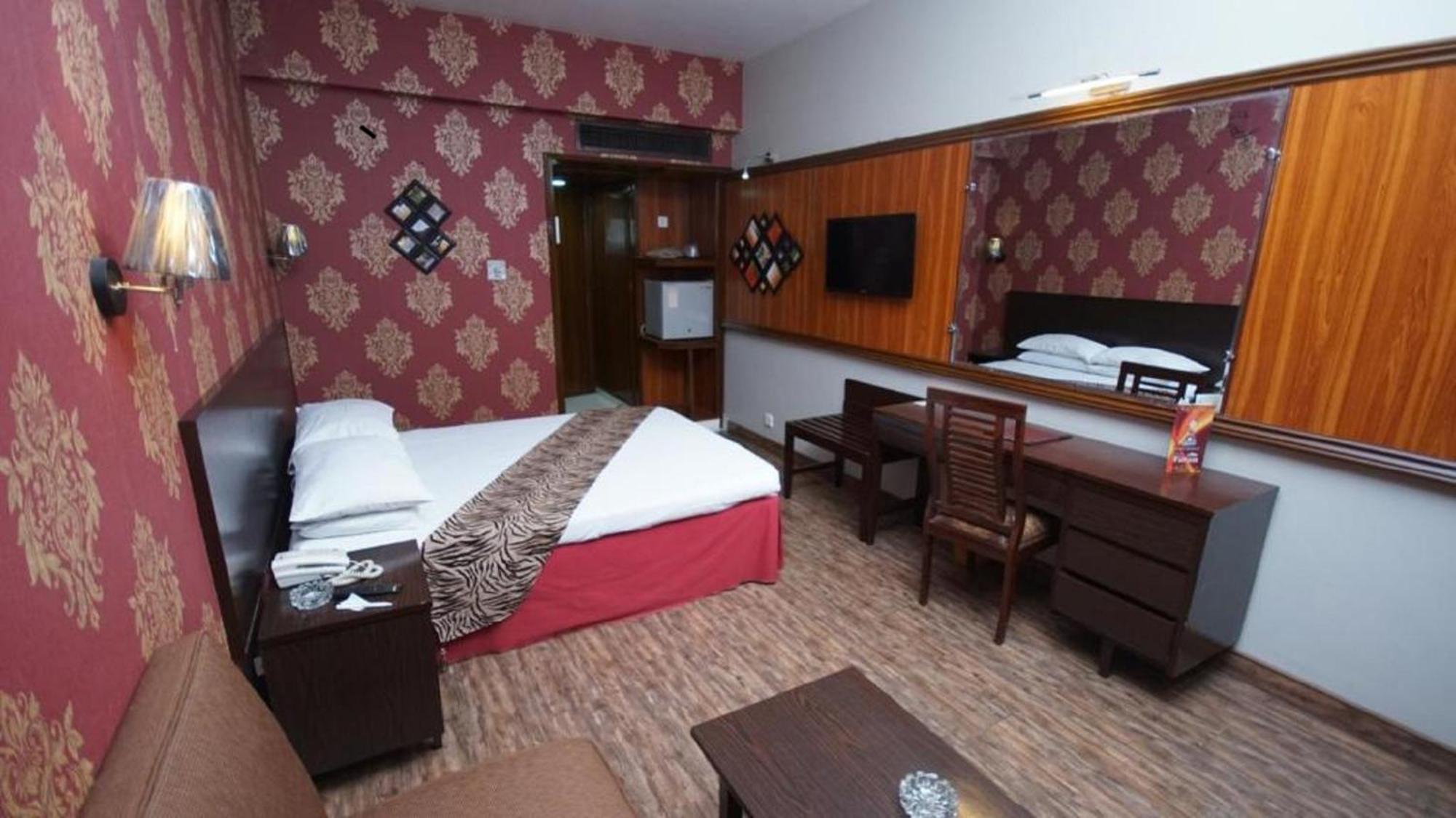Faran Hotel Карачи Екстериор снимка